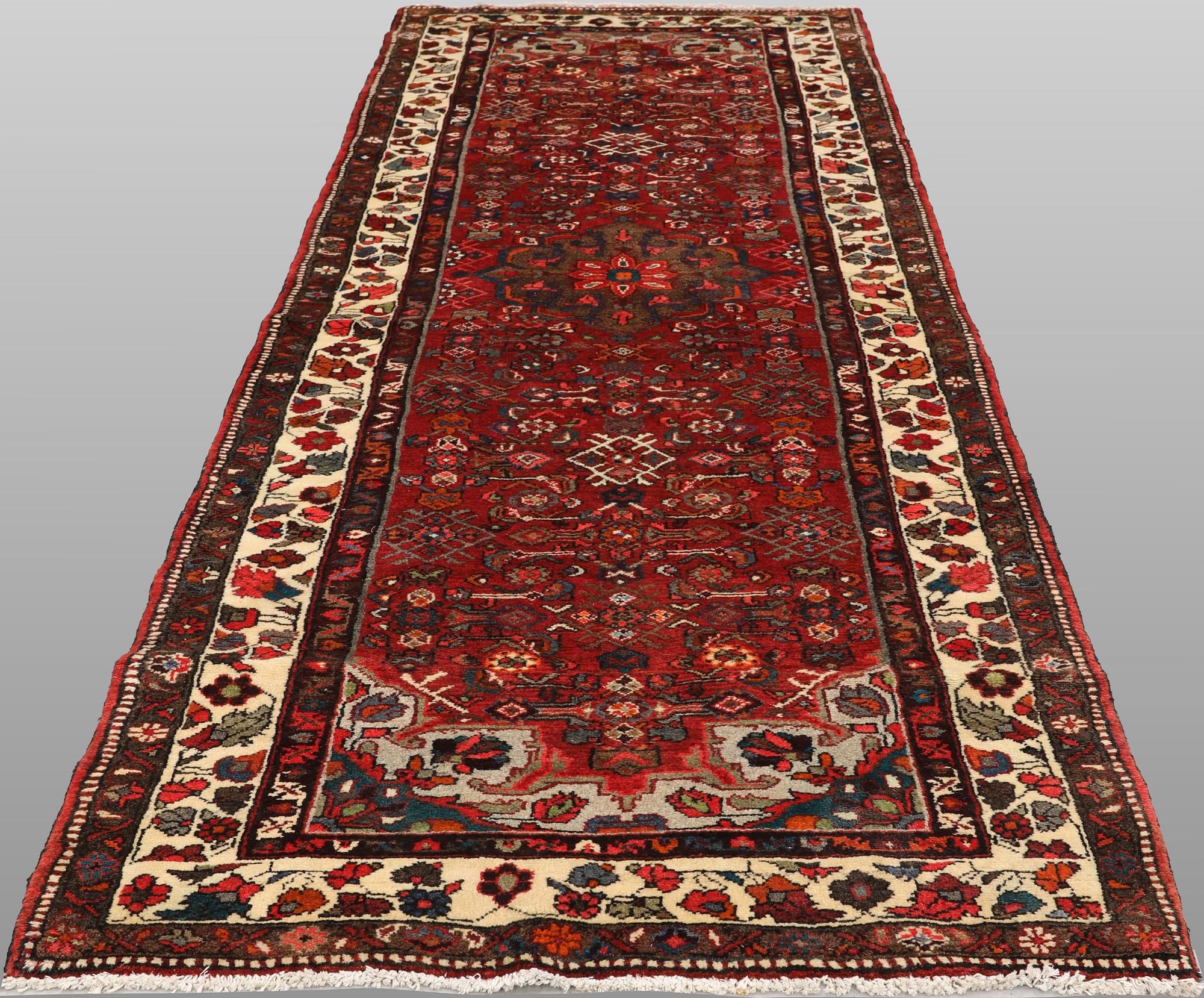 Gallerimatta, Rudbar, ca 302 x 108 cm.