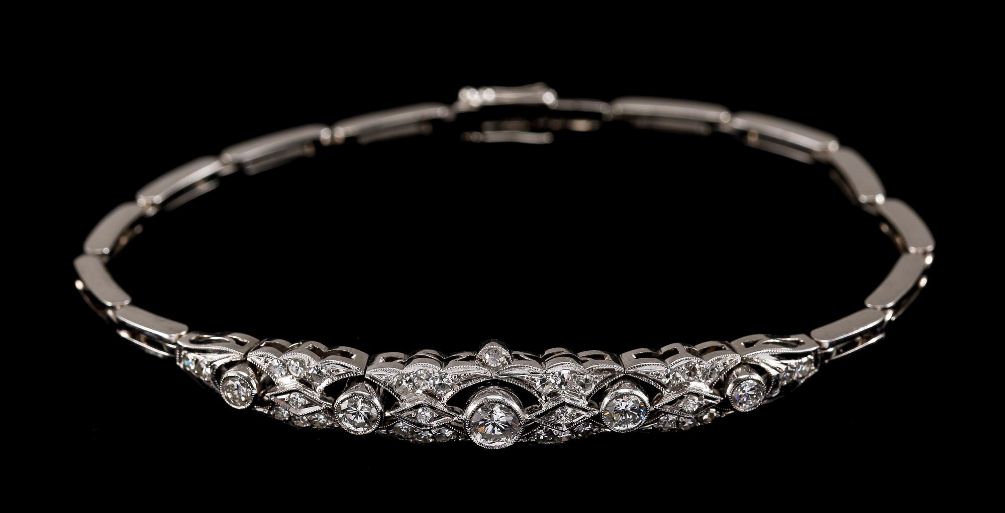 BRACELET, brilliant- and eight cut diamonds, tot. app. 1.50 cts. Malmö 1966.