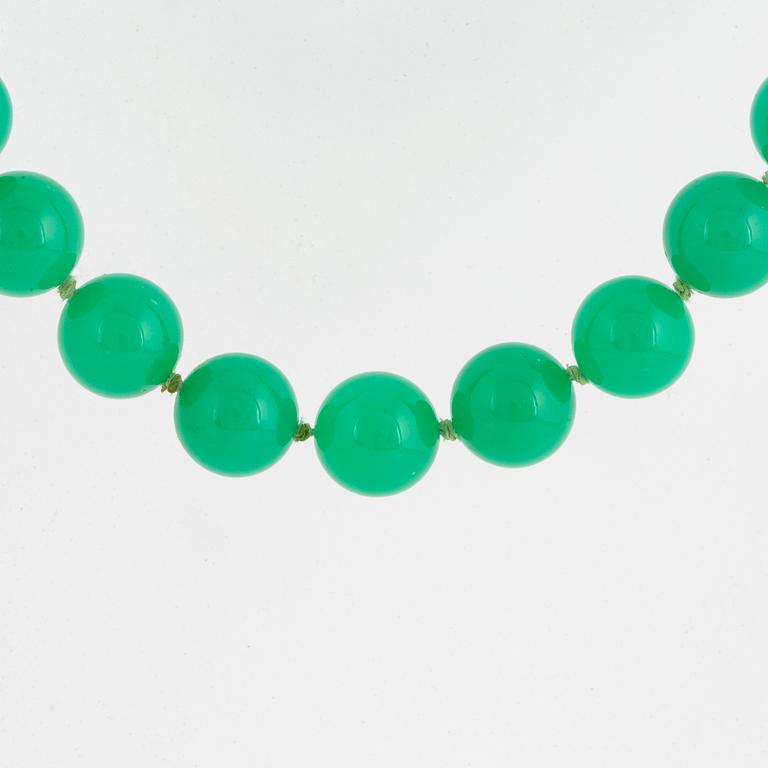 Chrysoprase bead necklace.