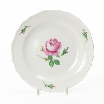 Meissen, Tea and coffee service, approx. 93 pieces, porcelain, “Meissen Rose” (Rote Rose/Meissener Rose).
