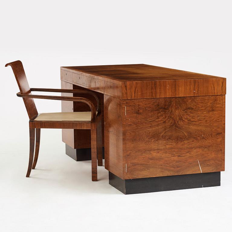 Kurt von Schmalensee, a desk and armchair, executed by AB David Blomberg for the Stockholm exhibition in 1930.