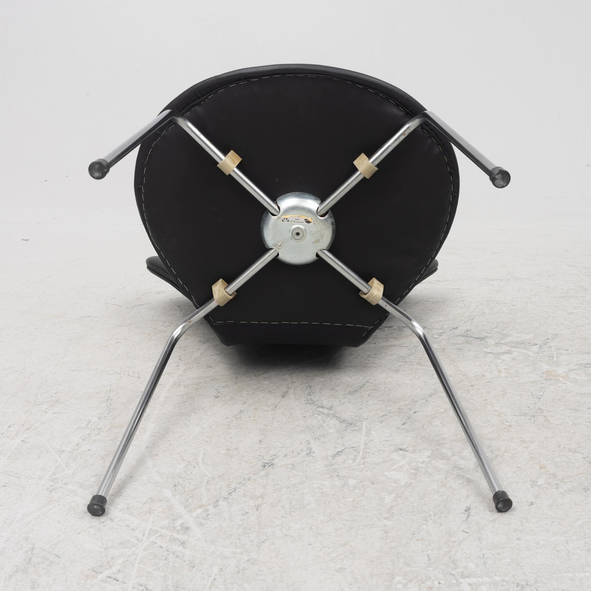 Arne Jacobsen, six 'Series 7' chairs, Fritz Hansen, Denmark, 1967 and later.