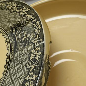 43 items of table ware in earthenware, model "Jenny Lind 1795" by Royal Staffordshire Pottery England, 20th century.