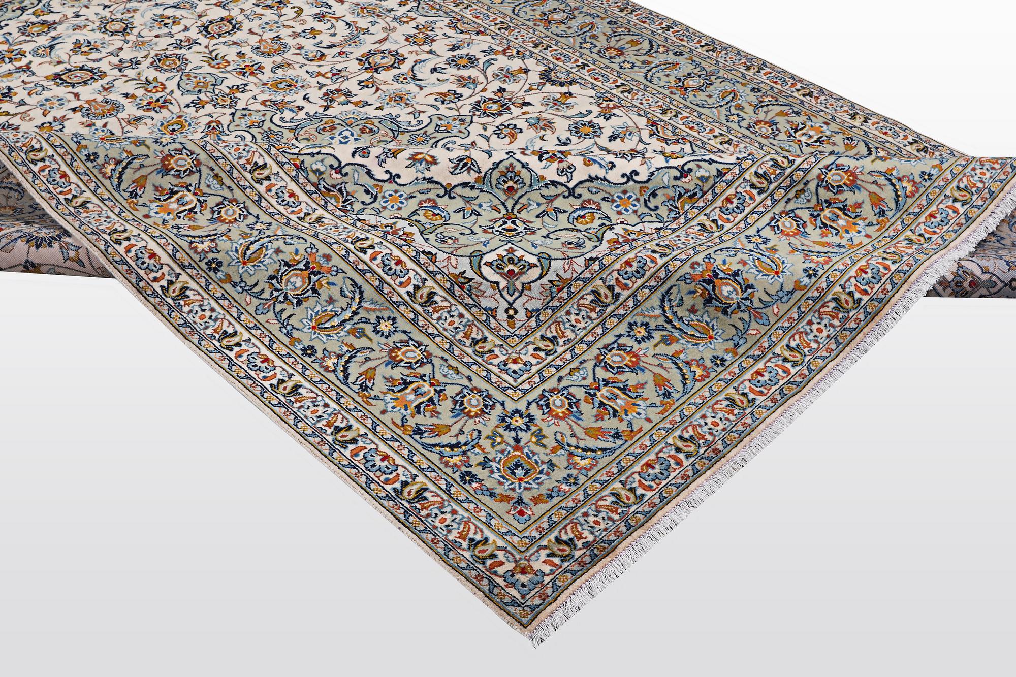 A carpet, Kashan 356 x 240 cm.