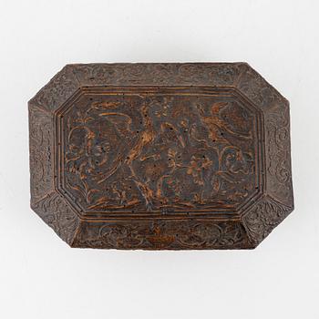 A Baroque carved wooden box, early 18th Century.