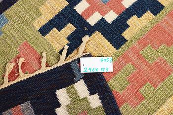 Erik Lundberg, a flat weave carpet, c. 240 x 173 cm.