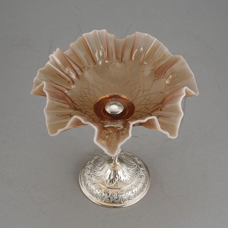 SKÅL PÅ FOT, silver och glas, Österrike 1886-1922. Vikt 365 gr.