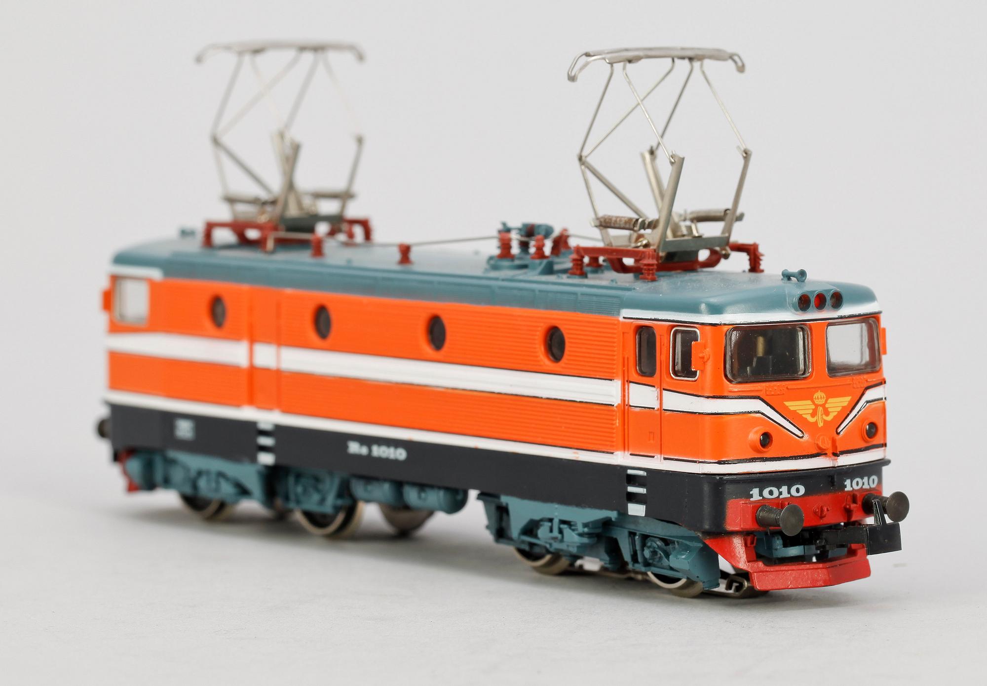 ELLOK MED GODSVAGNAR, 8 delar, Märklin H0.