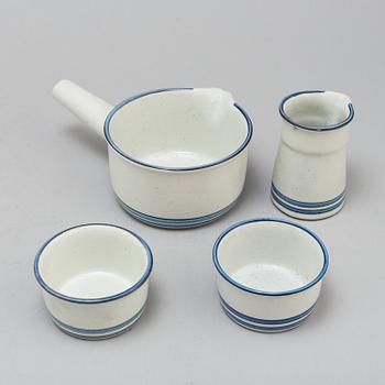 STIG LINDBERG, a part 'Dart' coffee and dinner stoneware service, from Gustavsberg, 1970/80s (34 pieces).