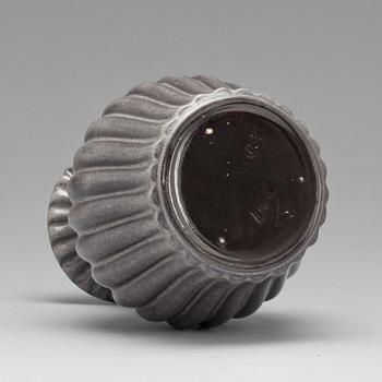 VAS, fajans. Bo Fajans, design Ewald Dahlskog.