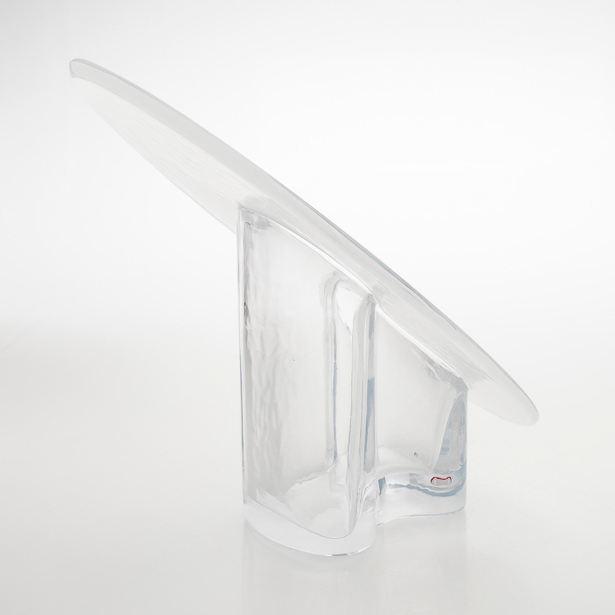 Timo Sarpaneva, A glass vase signed Timo Sarpaneva Iittala 1993 265/1000.