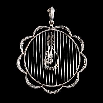 HÄNGE, 18K vitguld, diamanter, 1900-talets första hälft. Vikt ca 6 g.