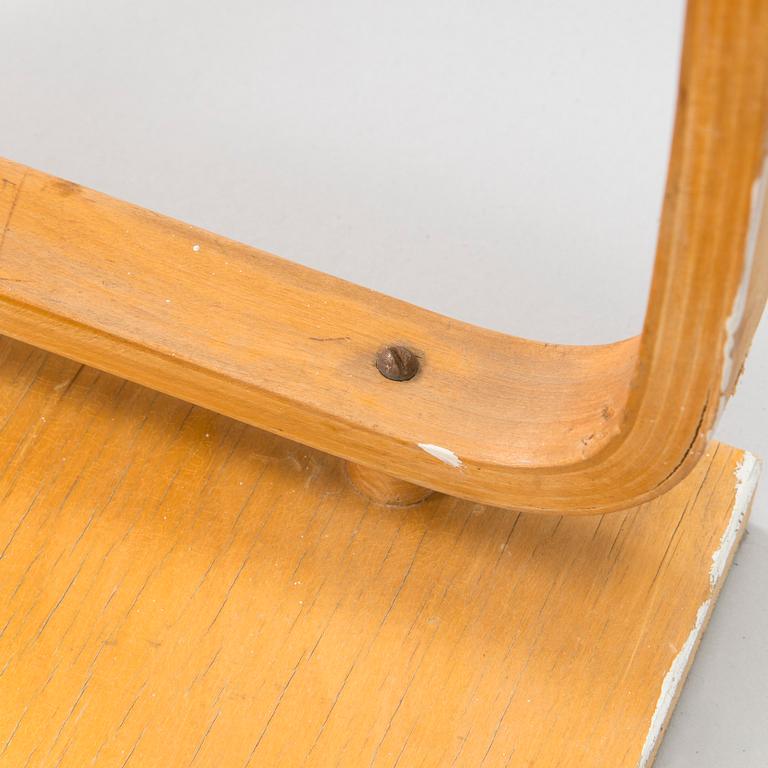 Alvar Aalto, vägghylla, modell 112 för O.Y. Huonekalu- ja Rakennustyötehdas A.B. 1930/1940-tal.