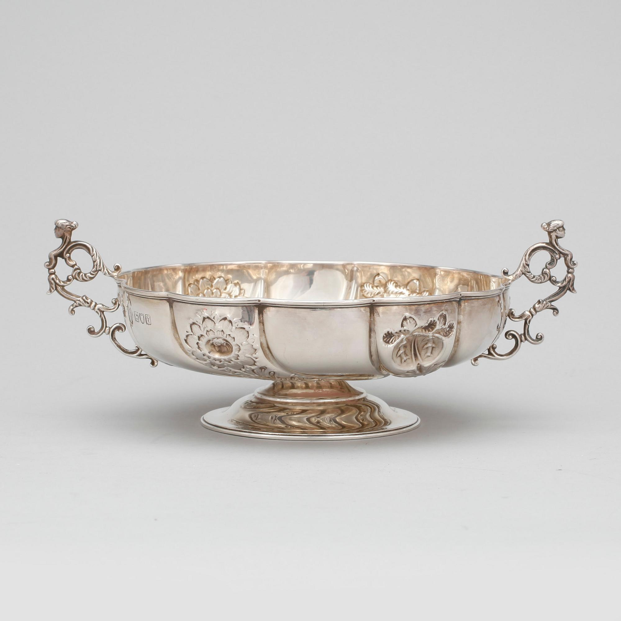 SKÅL, silver, barockstil, Carrington & Co, London, England, 1901-02, Vikt ca 230 gram.