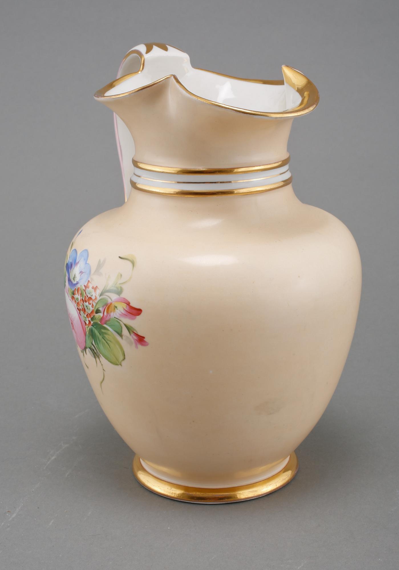 VATTENKANNA MED LOCK, porslin, Bing & Gröndahl, Danmark, omkring sekelskiftet 1800/1900.