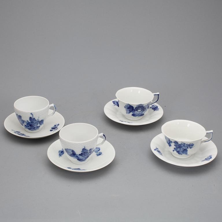 SERVISDELAR, ca160+8 delar, porslin, "Blå blomst", Royal Copenhagen, 1900-tal.
