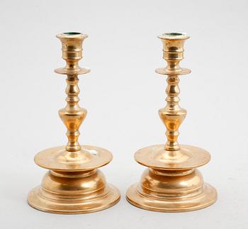 LJUSSTAKAR, 1 par, barockstil, Skultuna, 1900-talets första hälft.