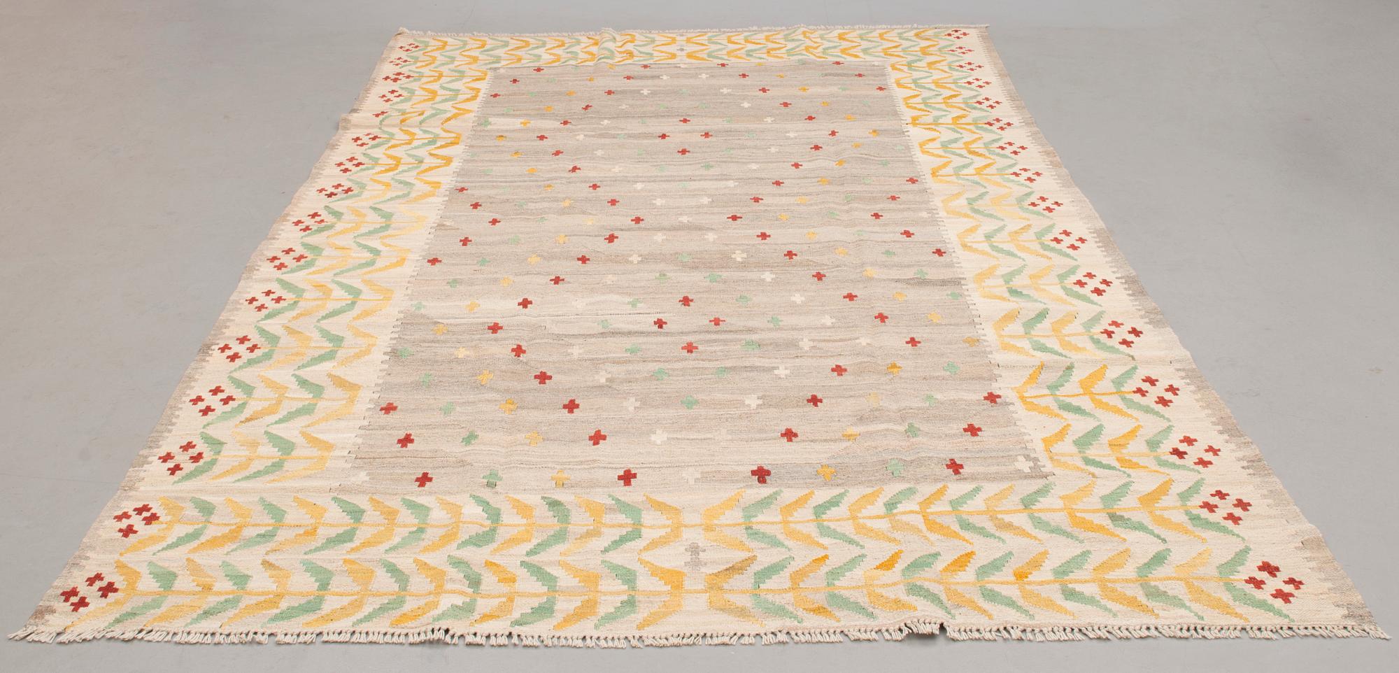 MATTA, Kelim. Ca 300x195 cm.
