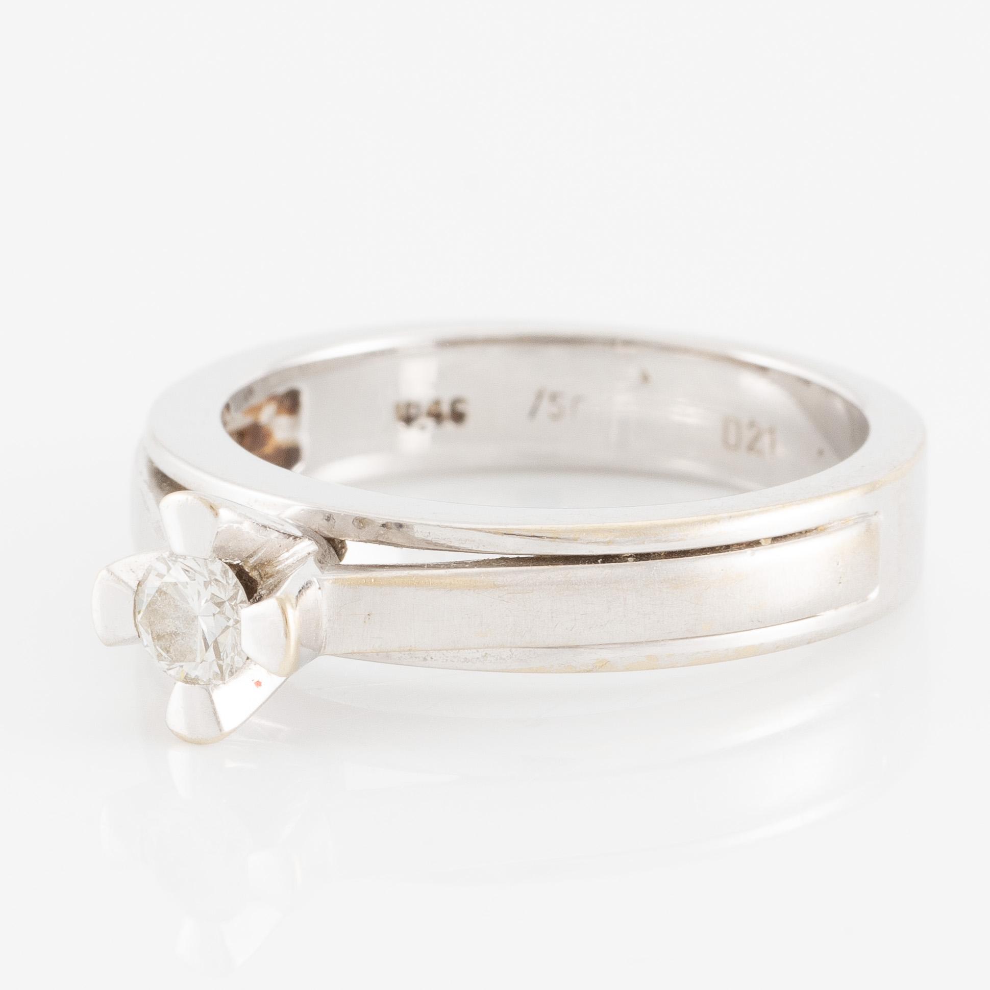 Ring in 18K white gold set with a brilliant-cut diamond, approximately 0.21 ct.