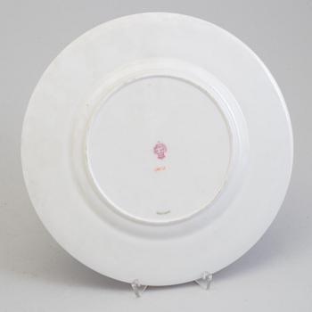 TALLRIKAR, åtta stycken, porslin. England, Royal Worcester.