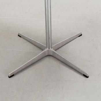 ARNE JACOBSEN, table, Fritz Hansen, dated 2007.