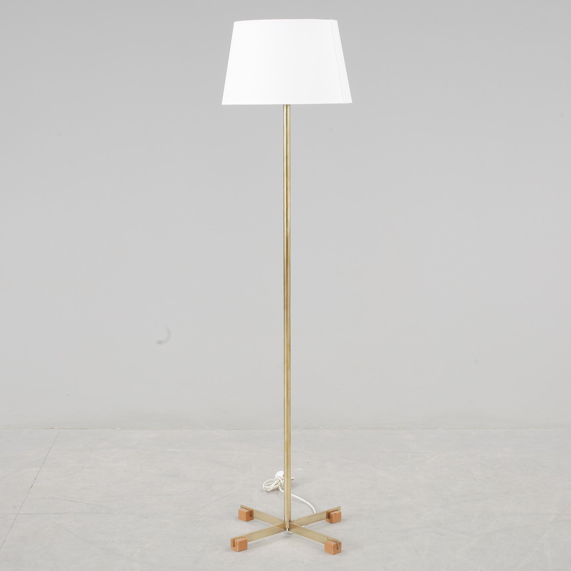 GOLVLAMPA, mässing, Sverige, 1900-tal.