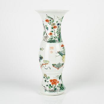 A Chinese famille verte beakervase, Kangxi style, 20th century.