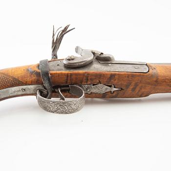 Percussion pistol, 19th century.