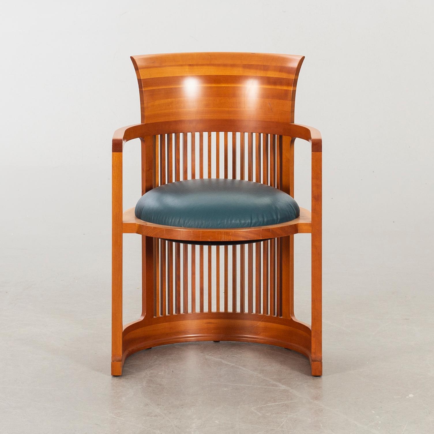 FRANK LLOYD WRIGHT, ARMCHAIR,  model no 606 "Barrel Chair", Cassina 1980-tal.