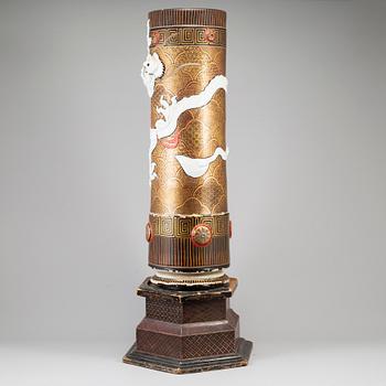 A large vase with wooden foot, clay on porcleain, Japan, Meiji (1868-1912).