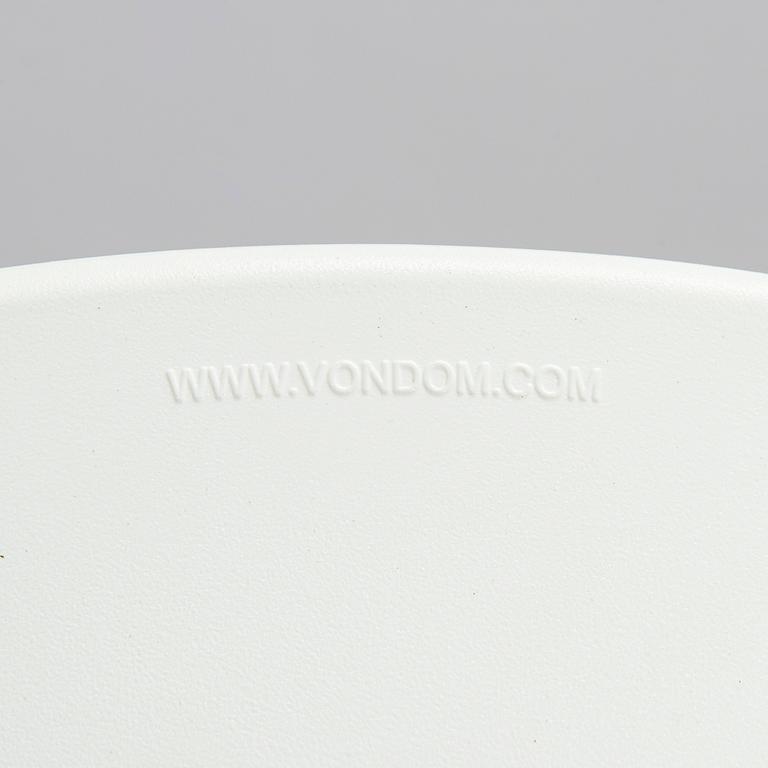 Eero Aarnio, A 'Roulette' armchair for Vondom, 2012.