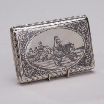 CIGARETTETUI, silver, Moskva, Ryssland, 1880-tal. Vikt 144,8 g.