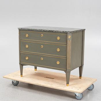 A painted Gustavian style chest of drawers, 20th Century.