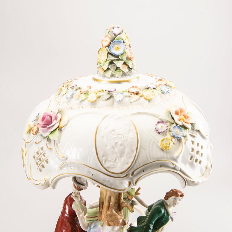 A PMP (Porcelain Manufactory Plaue) table lamp, Germany, later part of the 20th century.