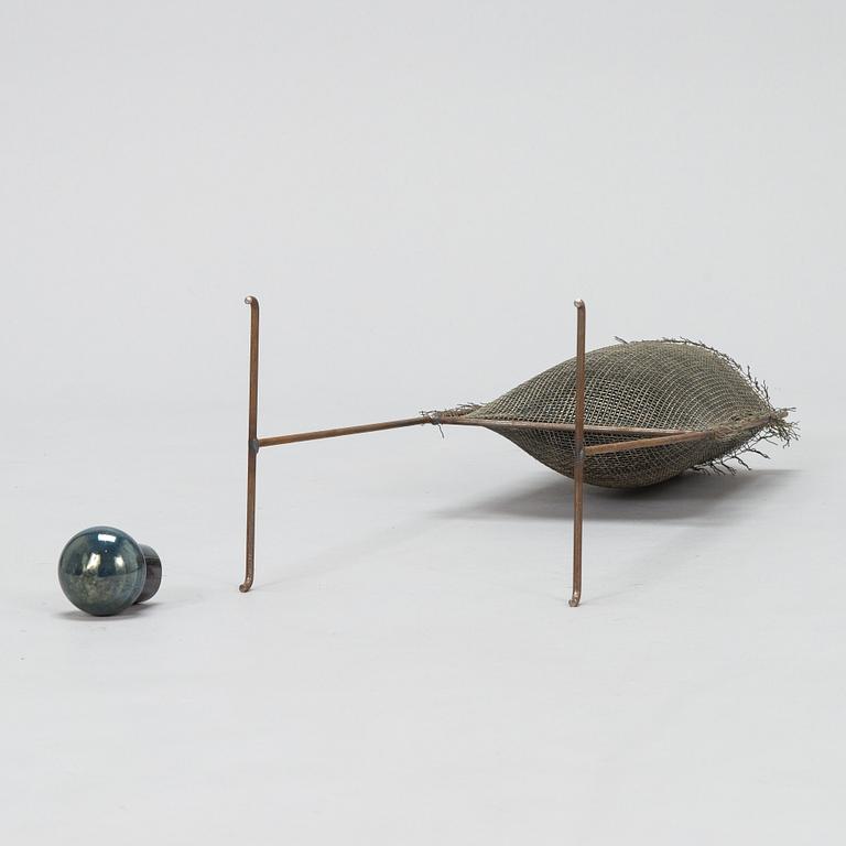 A sculpture signed Markku Salo, Nuutajärvi Notsjö 1991.