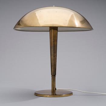 PAAVO TYNELL, A TABLE LAMP. Manufactured by Taito Oy or Idman in the 1930-/40s.