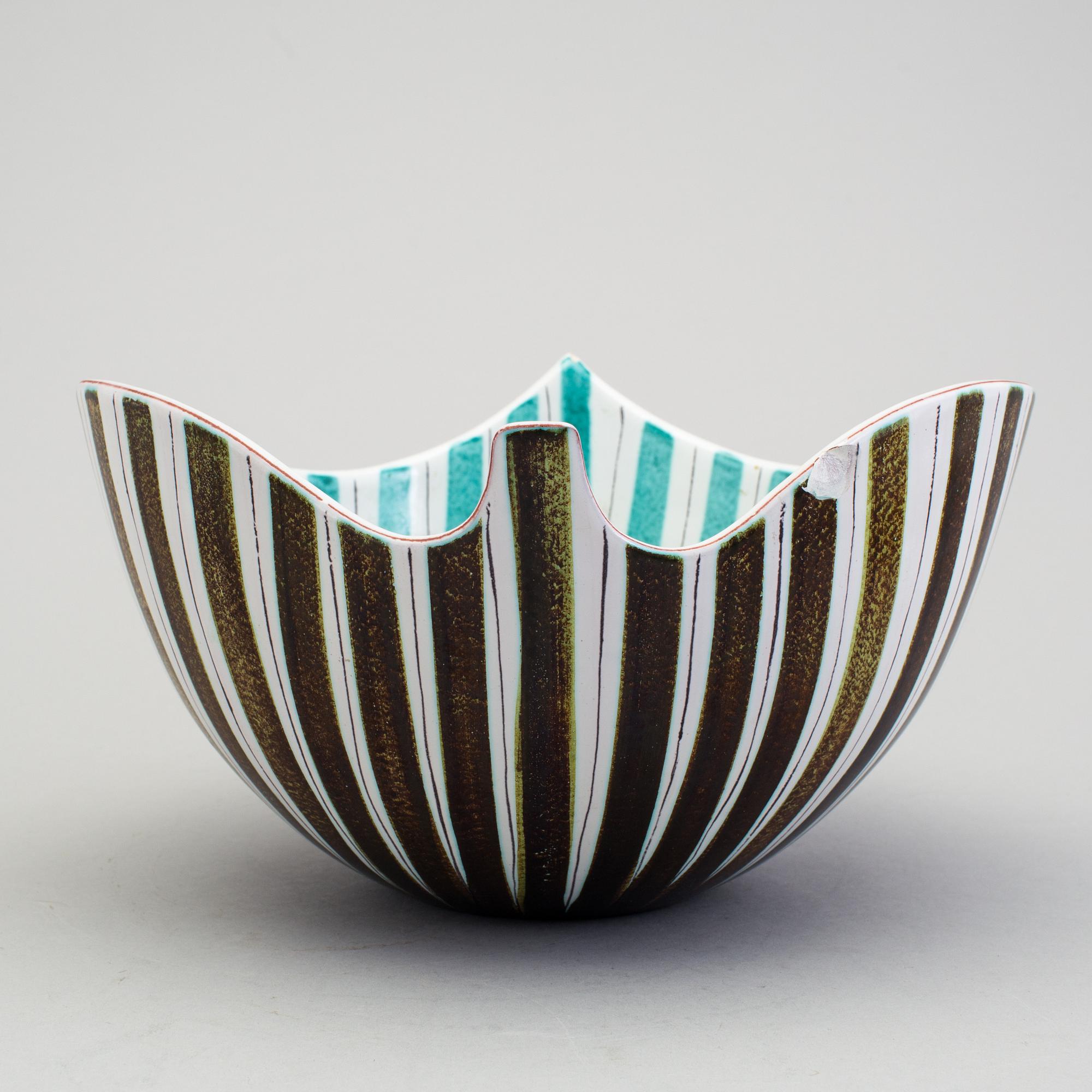 STIG LINDBERG, skål av fajans, Gustavsberg studio 1950-tal.