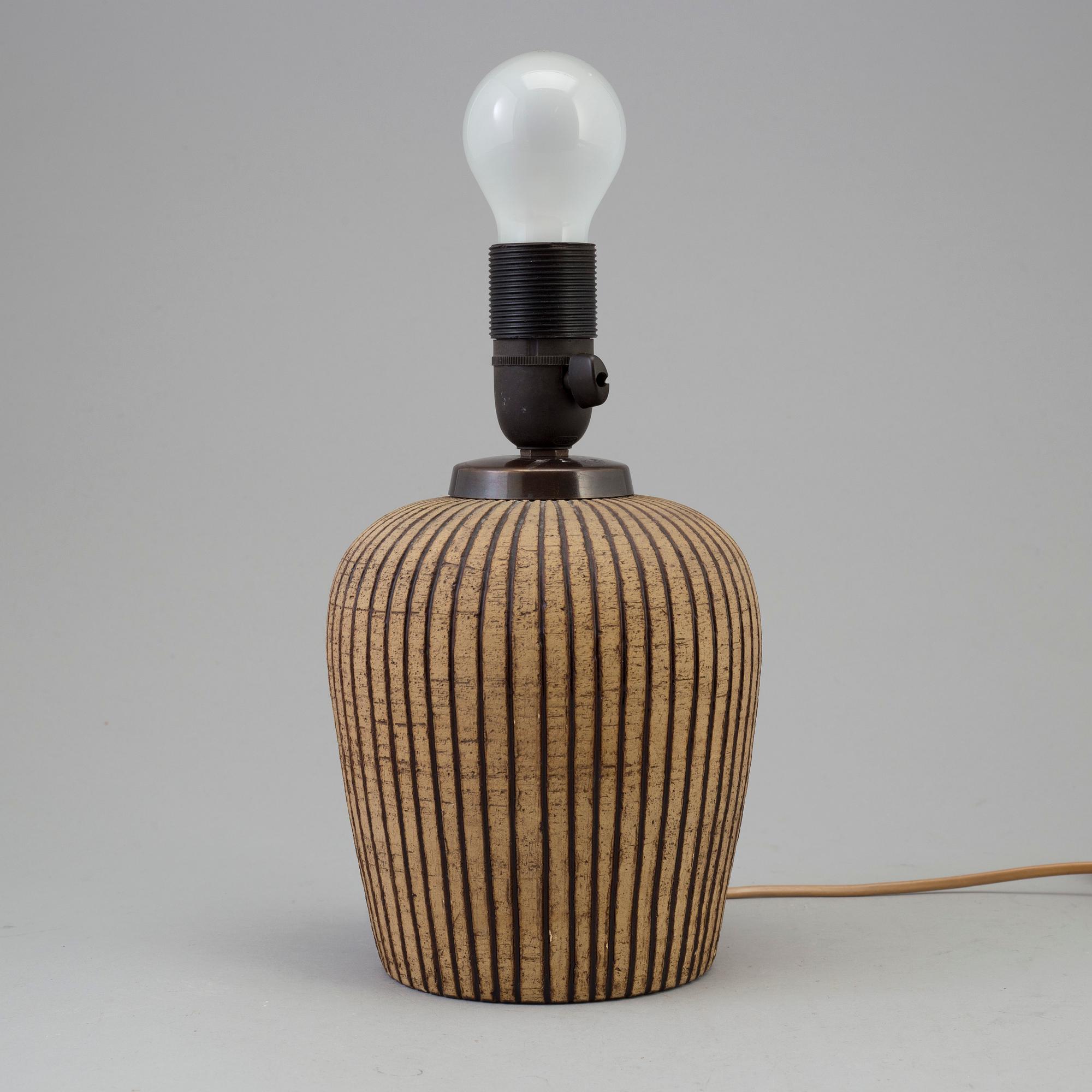 A ceramic Edgar Böckman table light from the 1940s.