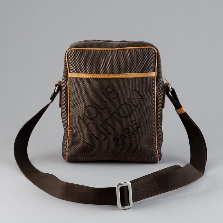 Louis Vuitton, Terra Damier Geant Citadin PM Messenger Bag, 2008.