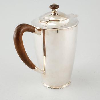 A swedish silver jug by Nordisk Silverkonst, Helsingborg, 1948, weight 366 g.