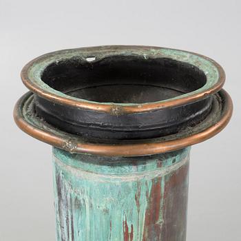 LARS STOCKS, birdbatch /sculpture, not siggned.