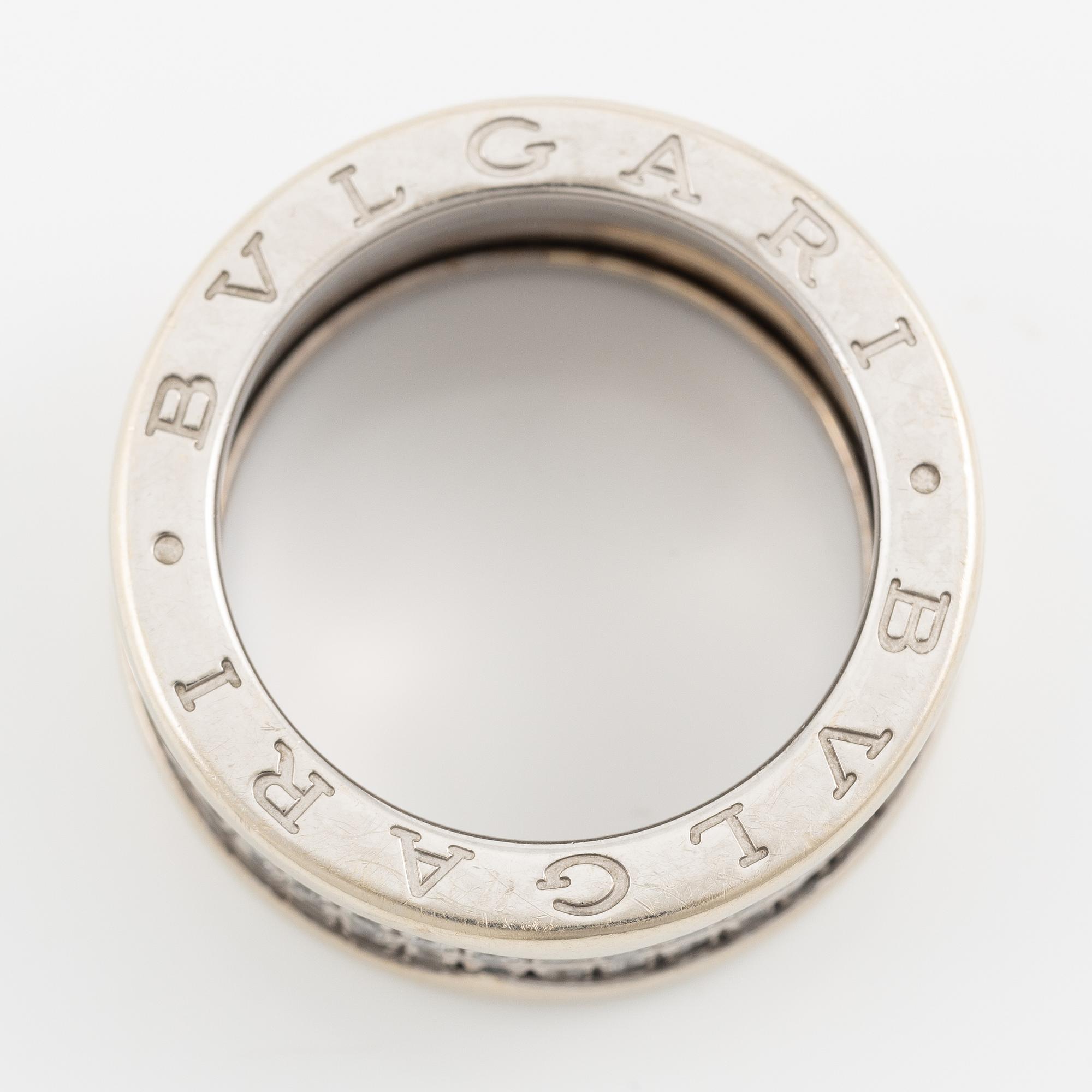 Bulgari ring "B.zero1" 18K vitguld med runda briljantslipade diamanter.