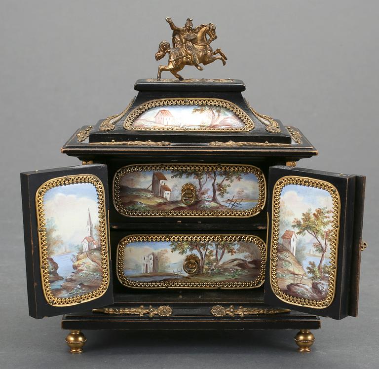 MINIATYRSKÅP, Napoleon III-stil, 1800-talets andra hälft.