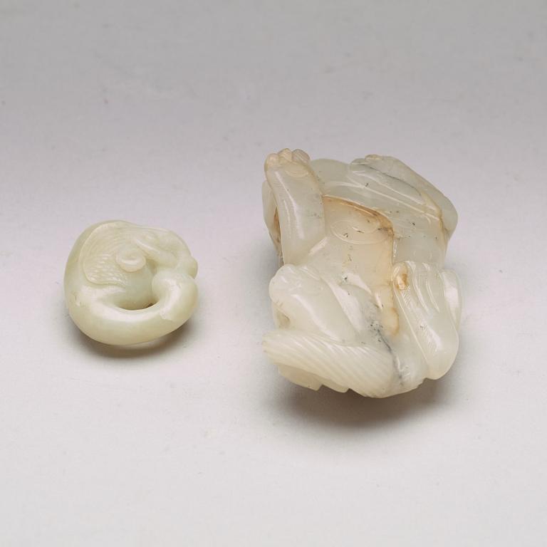 Two nephrite figurines, presumably late Qing dynasty (1644-1912).