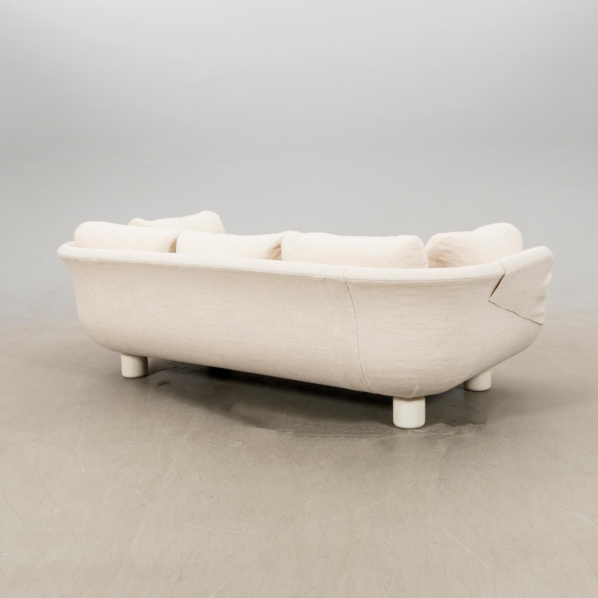TAF, sofa, "Famna", for the Swedish company Svenskt Tenn, 2020s.