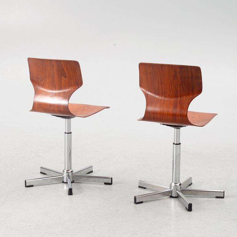 Stolar, ett par, samtida.