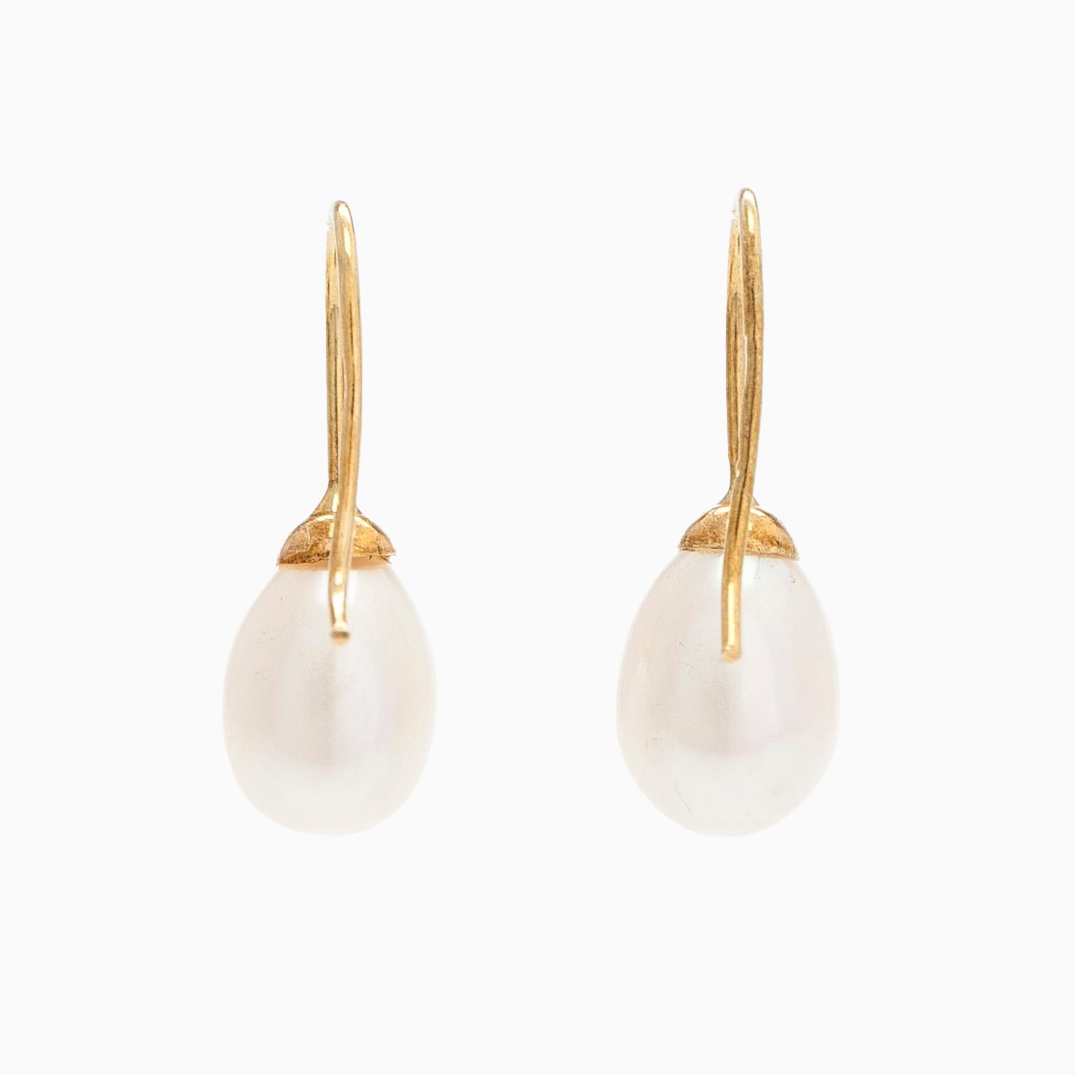Earrings, cultured pearls, 14K gold.