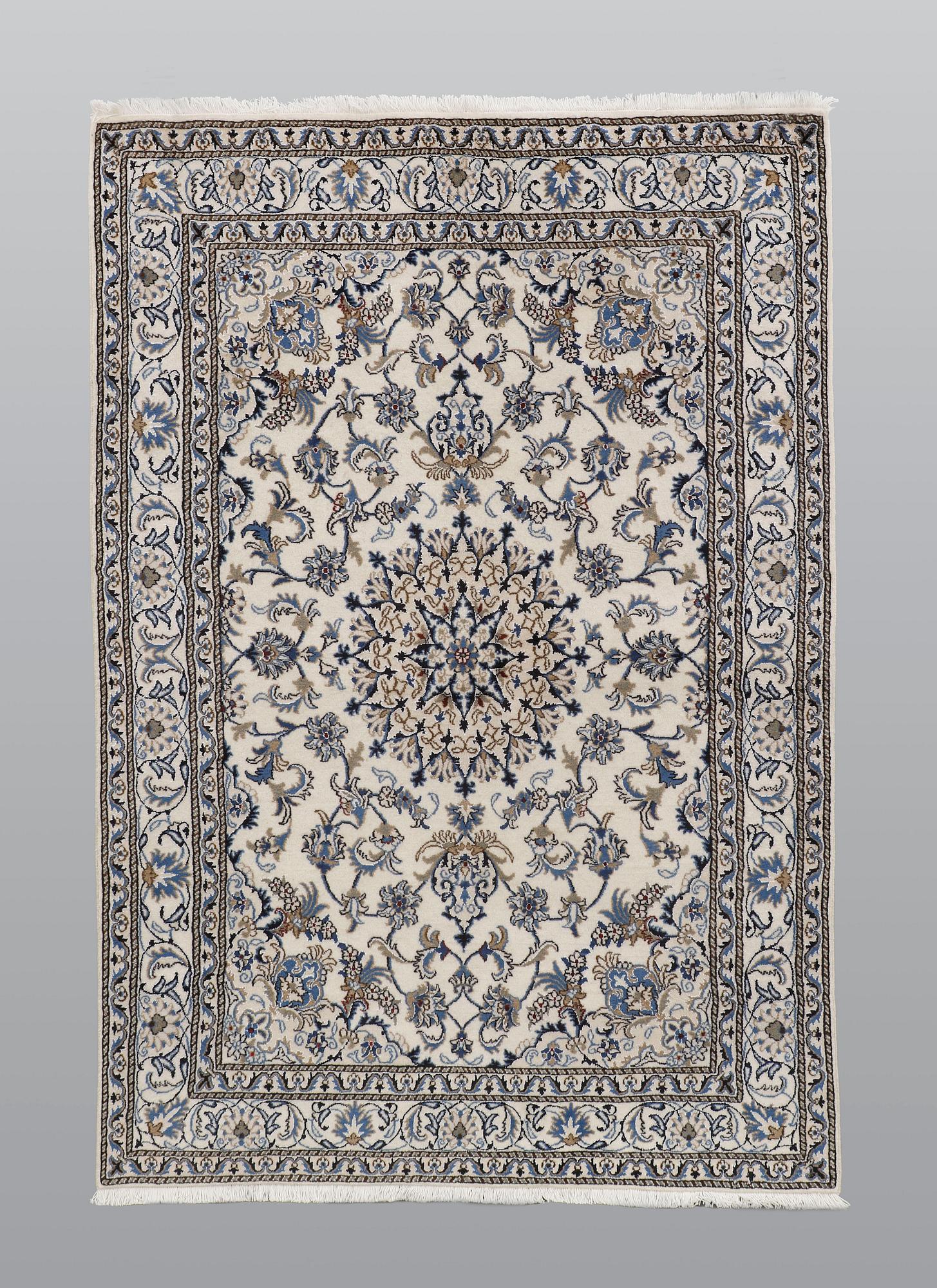 Matta, Nain part silk, ca 240 x 164 cm.