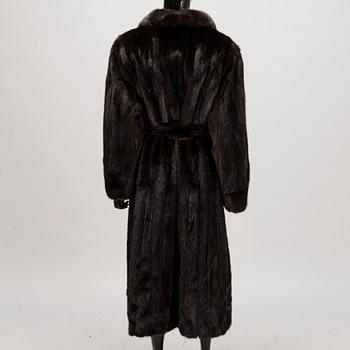 A FINNISH SAGA MINK FUR COAT.