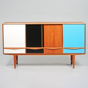 SIDEBOARD, 1900-talets tredje kvartal.